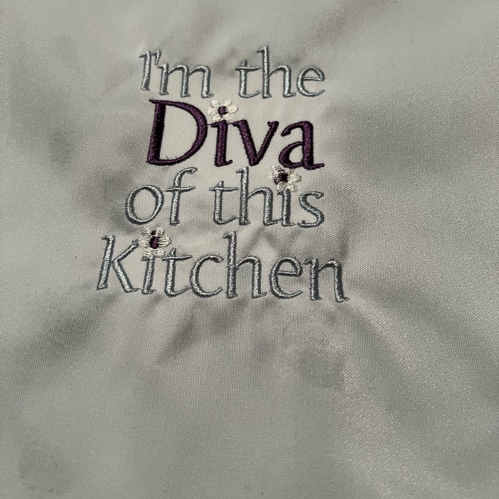 Embroidered Kitchen Apron!Diva of this kitchen!Great gift 4 holidays,chefs,moms